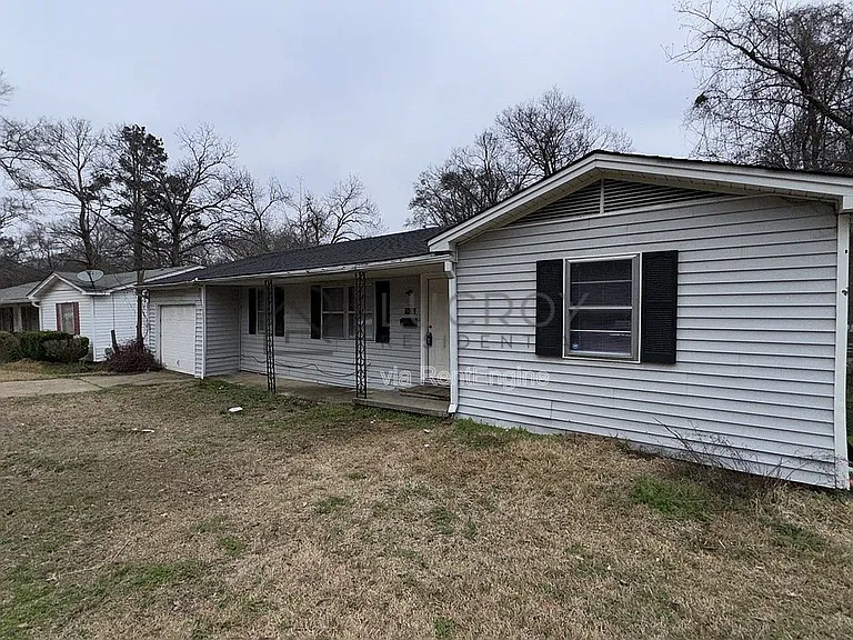 1126 Barbara Ann Dr — Photo 1