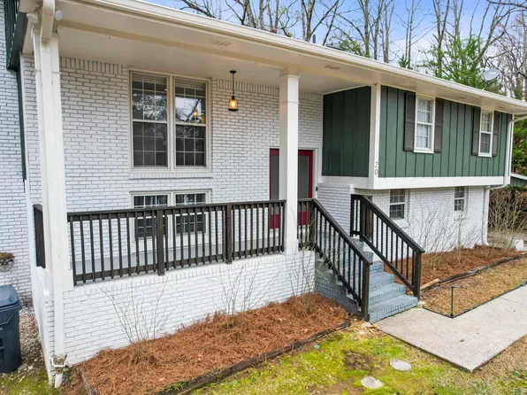 20 Oak Ridge Dr, Pelham, AL 35124