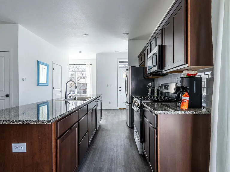 Sable View Townhomes — Photo 6