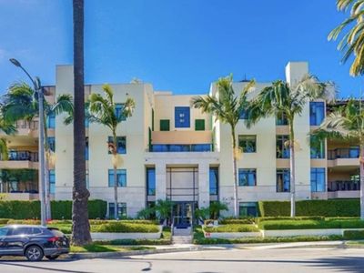 447 N Doheny Dr APT 205, Beverly Hills, CA, 90210
