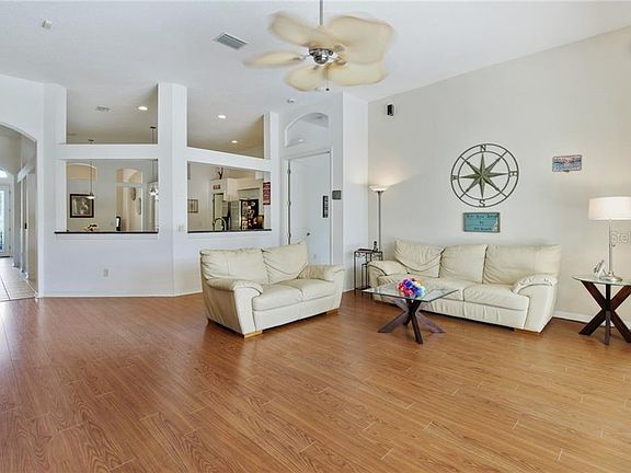 5th image of 18322 Eastwyck Dr