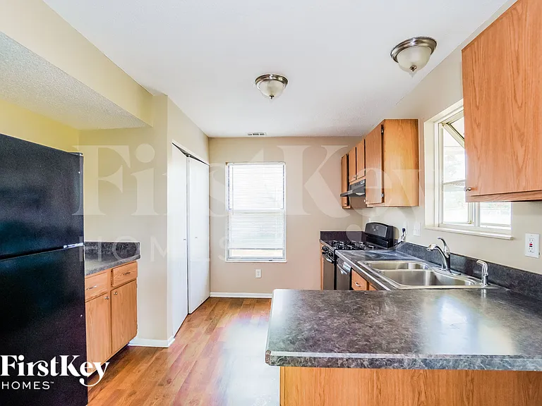 6266 Glencairn Cir — Photo 6