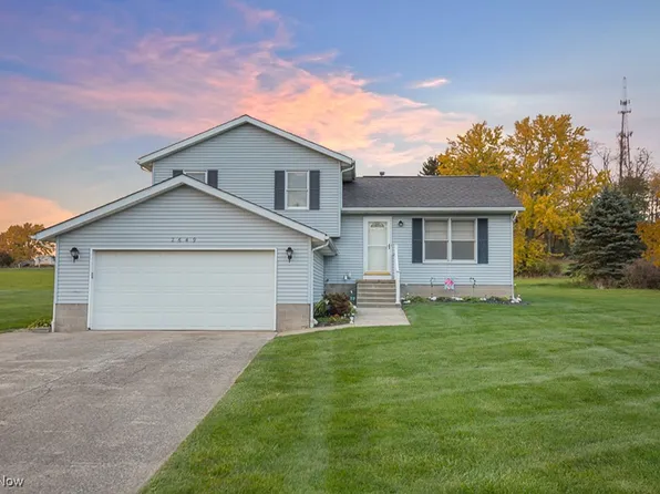 2649 Rennie Ct, Barberton, OH 44203