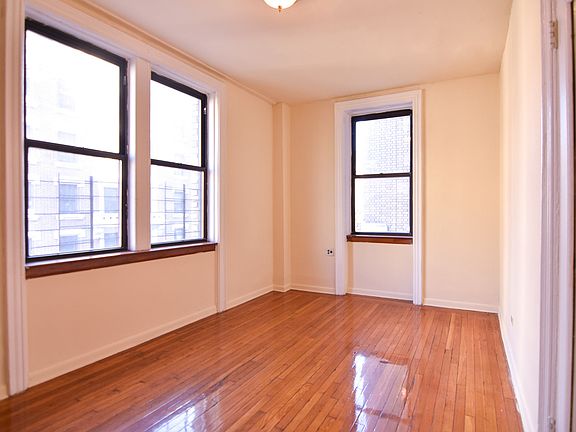 3rd image of 3657 Broadway APT 3D
