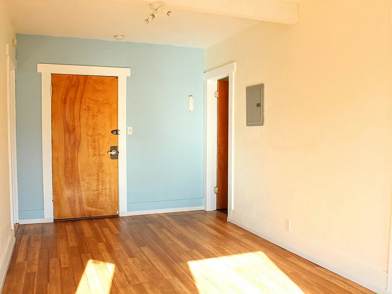 505 13th Ave #4 — Photo 6