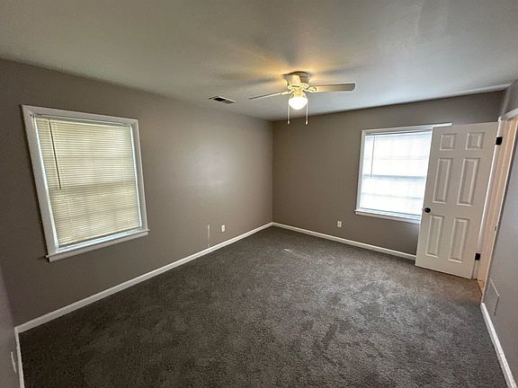 4th image of 10 W Mitchell Rd