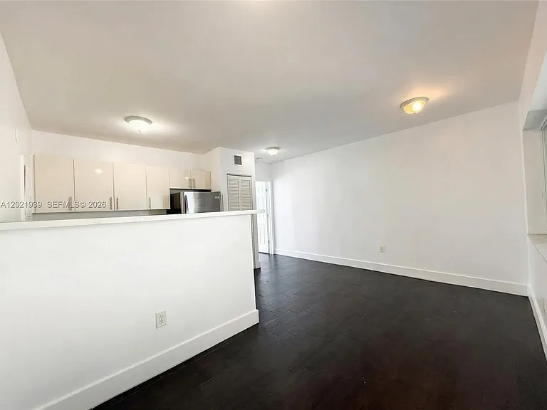 1040 NW 3rd Ave #5 — Photo 6