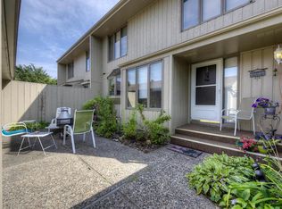 540 Woodhill Dr APT 74, Roseville, MN 55113