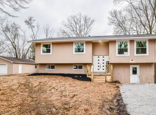 2859 Wayne St, Norton, OH 44203