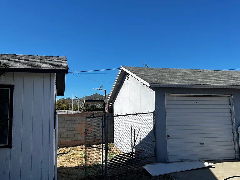 13104 Glenoaks Blvd #2 — Photo 3