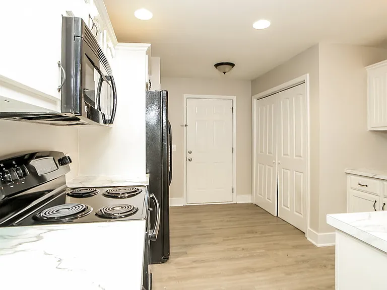 305 Talon Dr SE — Photo 8