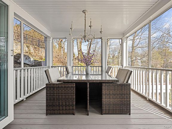 5th image of 147 Valley Stream Road E