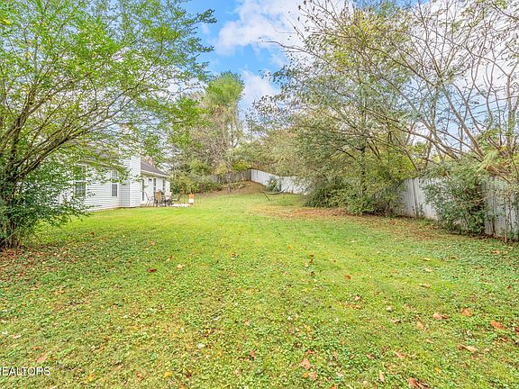 5th image of 5728 Tennyson Dr