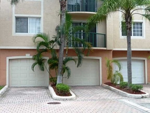 4th image of 2125 SE 10th Ave #1014