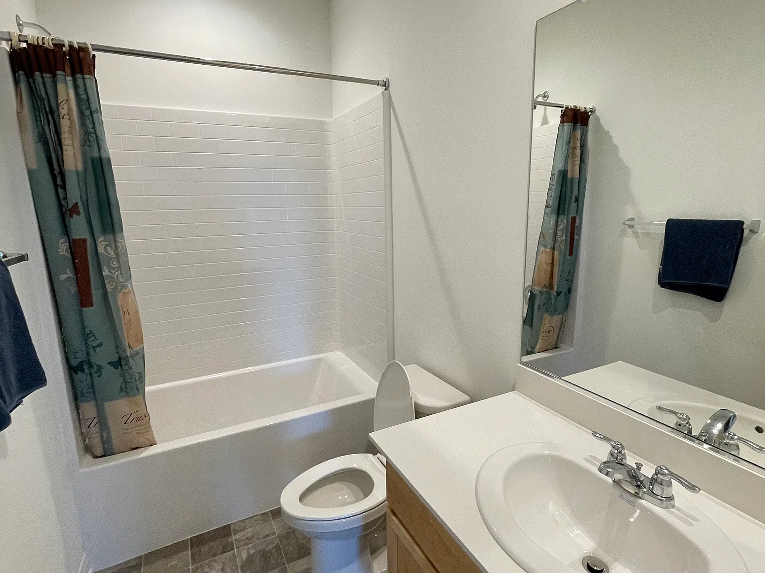 6 bed, $800 — Photo 2