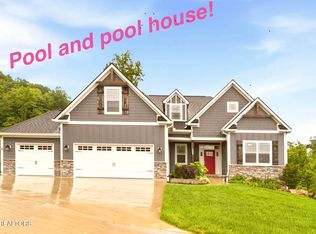 137 Black Oak Dr, Oak Ridge, TN 37830