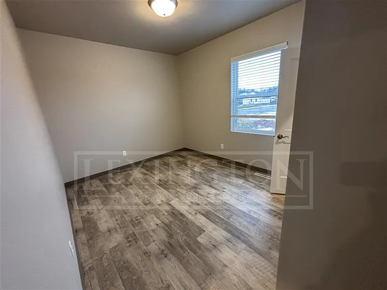1129 Northwood Dr — Photo 13