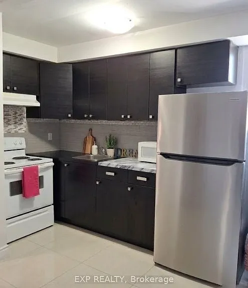 256 Lakeshore Rd E #3 — Photo 3