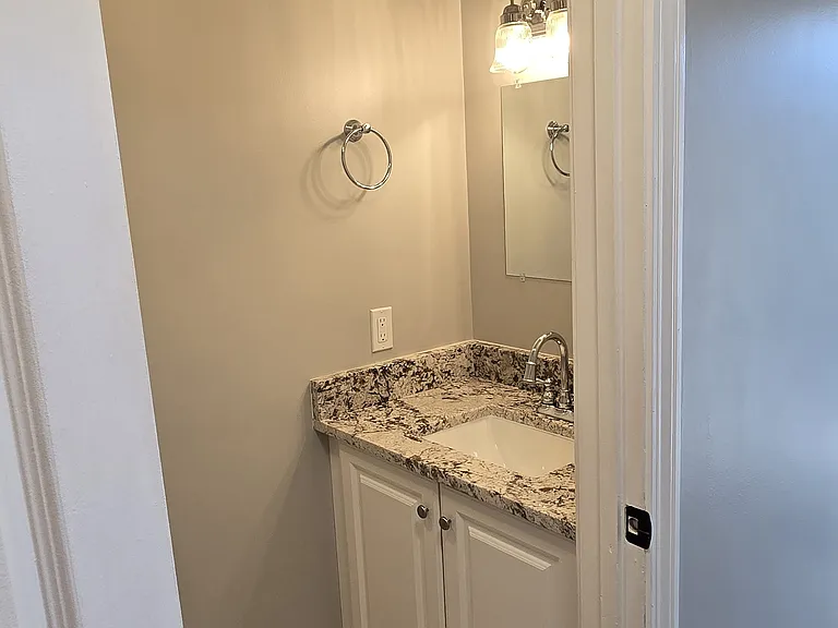 50 Edward J Roy Dr #4 — Photo 5