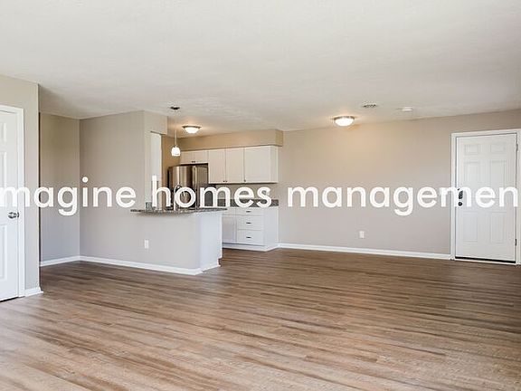 4th image of 7690 Sharon Dr