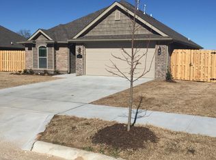 4606 W Croft Dr, Fayetteville, AR 72704