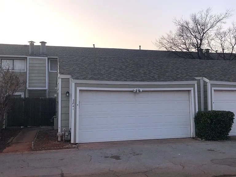 2841 Indian Creek Blvd — Photo 2
