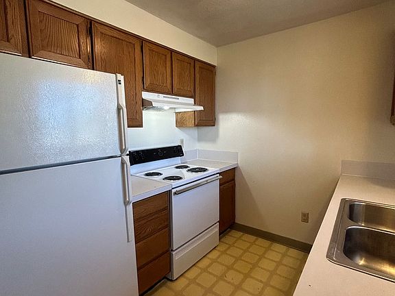 3rd image of 5105 Hawthorne Rd #8