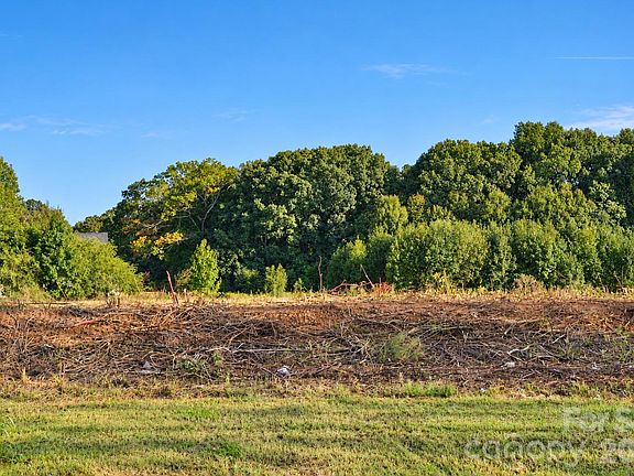 5th image of 5017 Lancaster Hwy