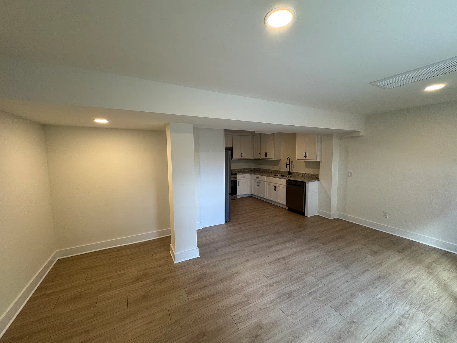 2 bed, 1186 sqft, $1,745 — Photo 3