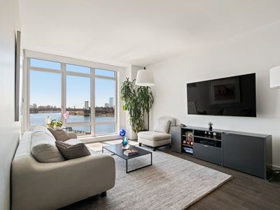 2 Northside Piers APT 17C, Brooklyn, NY, 11249