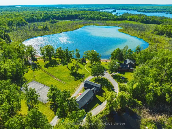 215 Laplantes Rd, Trent Lakes, ON K0L 1J0