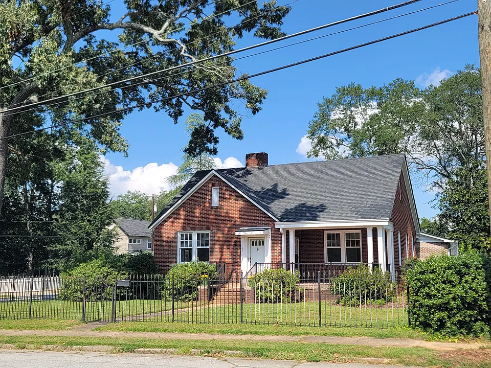 207 N Fairview Ave