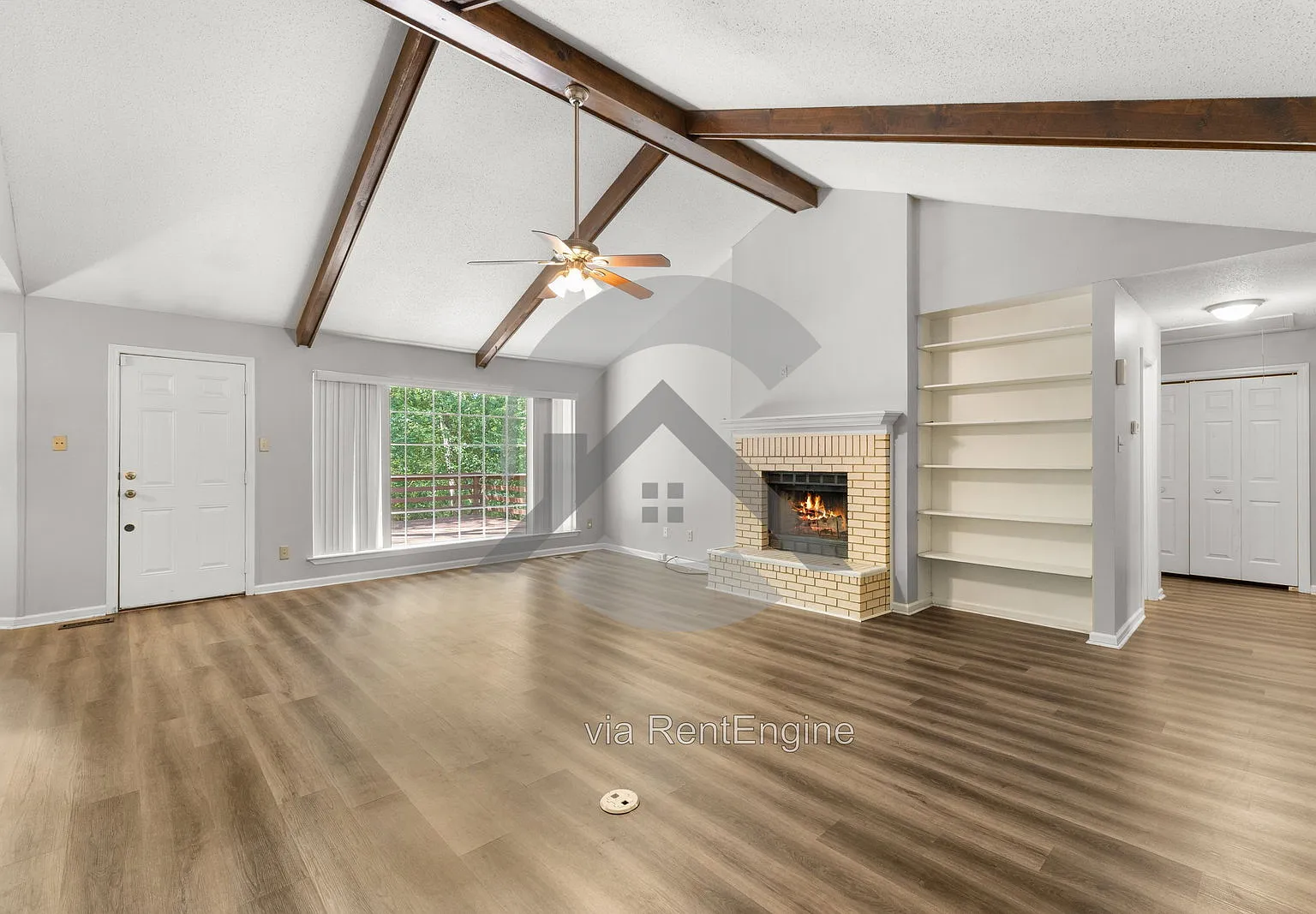 3 bed, 2.0 bath, 1462 sqft, $1,695 — Photo 2