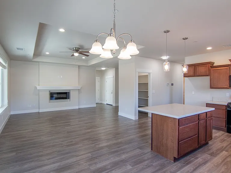 6073 Fallworth Dr — Photo 2