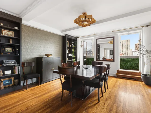 320 East 72nd Street image 6 of 22