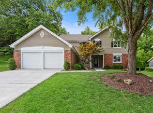 1726 Warmington Ct, Ballwin, MO 63021