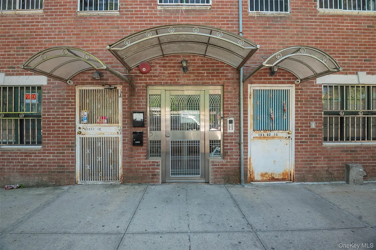 Building Photo - 103-02 42nd Ave #4D