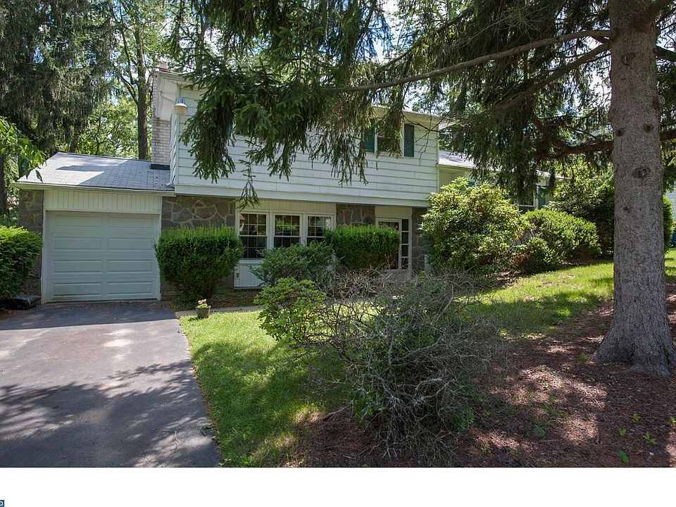 1st image of 6 Manchester Ln