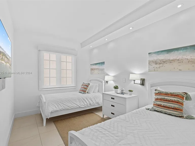 19127 Fisher Island Dr #19127 — Photo 30