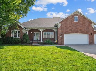 3330 N Wickham Ct, Springfield, MO 65803