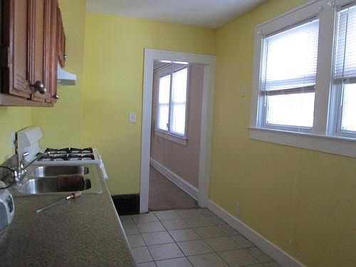 4th image of 3233 Cleveland Ave