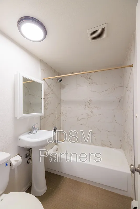 2455 Bryant St — Photo 3