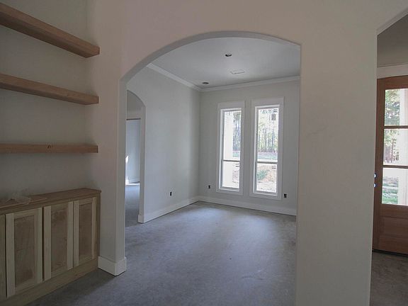 3rd image of 4675 College Ave