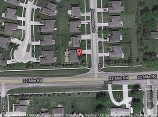 49003 Shenandoah Dr, Macomb, MI 48044