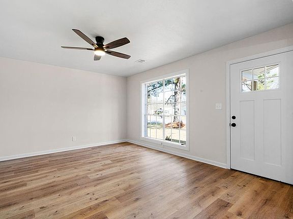 4th image of 141 Malone Dr NW