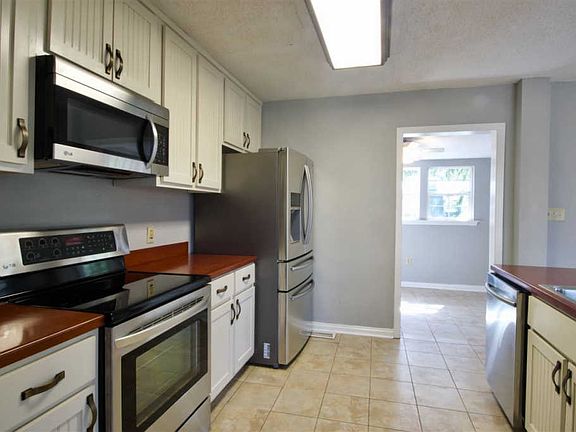 5th image of 2137 Harriet Dr