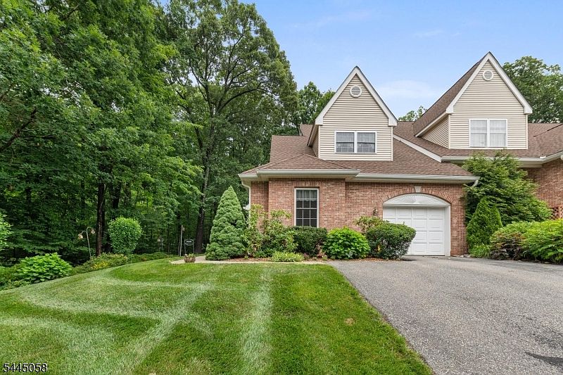 1st image of 135 Richmond Rd