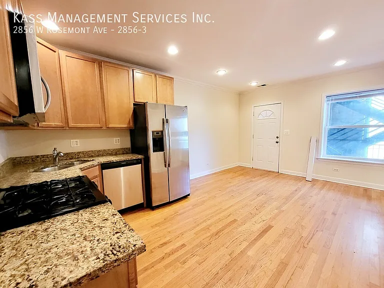 2856 W Rosemont Ave #3 — Photo 2