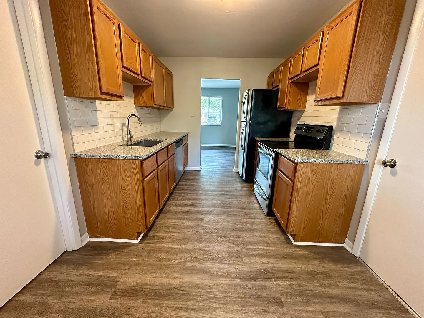 135 Market, Springboro — Photo 4