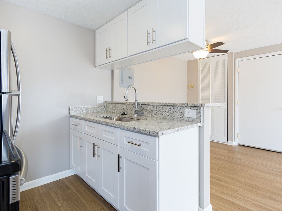 Executive Club 3434 E Brainard Rd Woodmere OH Zillow